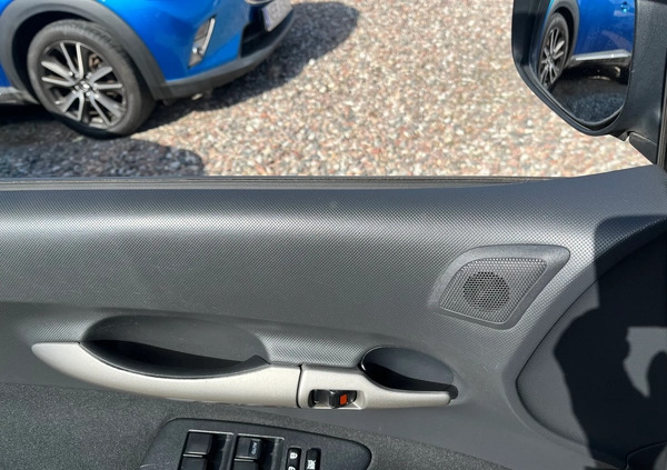 Toyota Auris cena 29900 przebieg: 129240, rok produkcji 2010 z Warta małe 596